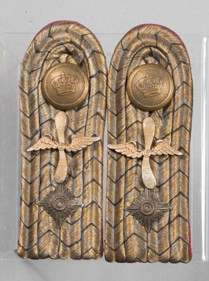 null GERMAN IMPERIAL AVIATION. Pilot officer's shoulder pads, pair.