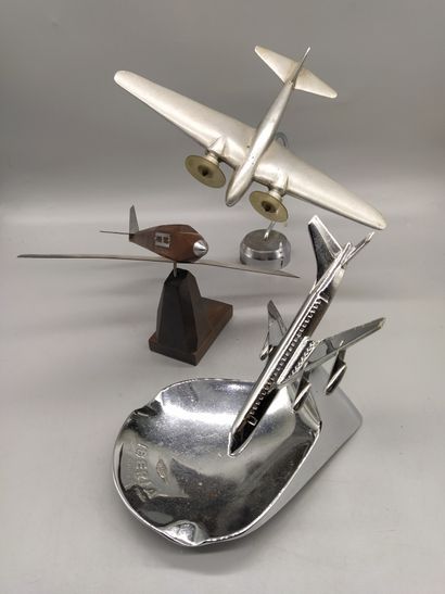 null Aviation, 5 airplanes in wood or steel and a bedside lamp on marble with an...