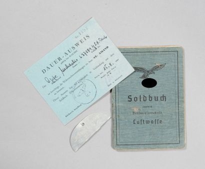 null LUFTWAFFE. Solbuch, Dauer-Ausweiss ( du 15/8/1944. Paris ), ½ plaque d'identité...