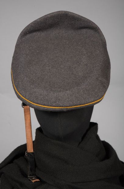 null Luftwaffe, yellow edged cap, 2nd war, visor and leather chinstrap cut (wartime...