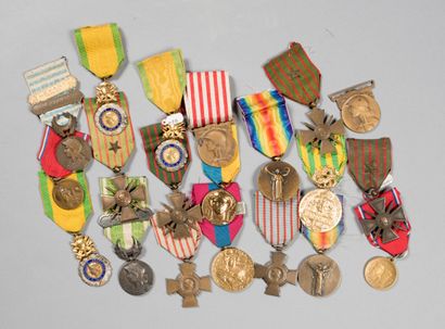 null France, médailles et croix militaires,, lot de 20.