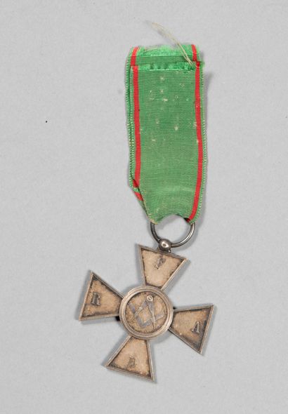 null France, Franc maçonnerie française, croix des Chevaliers de l'Ordre/1307, argent,...