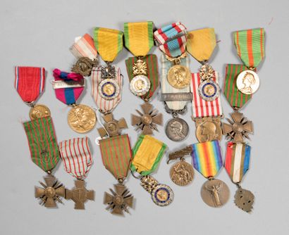 null France, médailles et croix militaires, lot de 20.