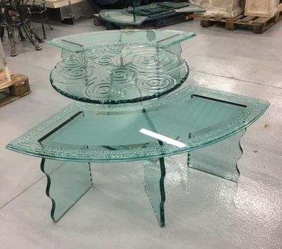 null Nicola Rosini di Santi (né en 1959).
Table circulaire en verre partiellement...