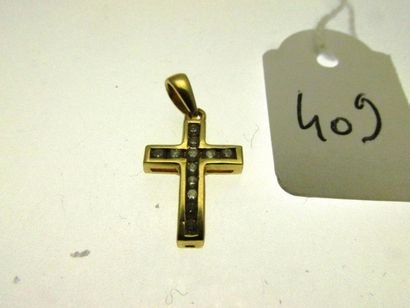 null 1 cross, gold setting with small diamonds, humpbacked PB 1.2g