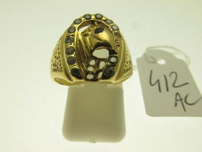 null 1 gold setting ring with openwork decoration, set with stones (missing), hunchbacked...