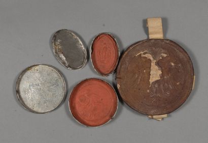 null Seals. 3 pieces, 17th or 18th century.

A very large brown wax seal of the Holy...