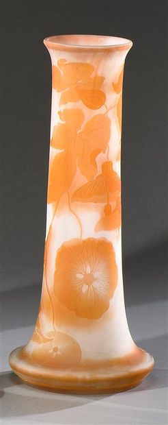 null GALLÉ

Tubular vase with swollen base and conical neck. Proof in orange lined...