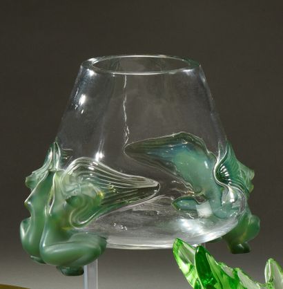null LALIQUE CRYSTAL

Antinéa" vase. White crystal proof with four young women forming...