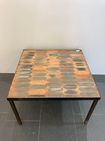 null Roger CAPRON (1922-2006)

Table basse à plateau carré en carreaux de céramique...