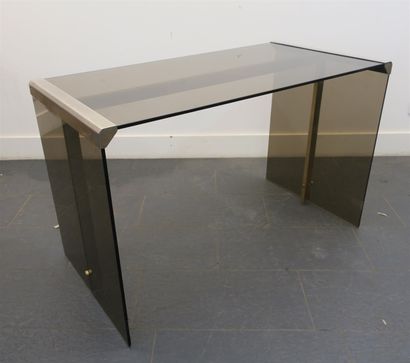 null Années 1980

Table console à structure en verre fumé, panneaux droits et plateau...