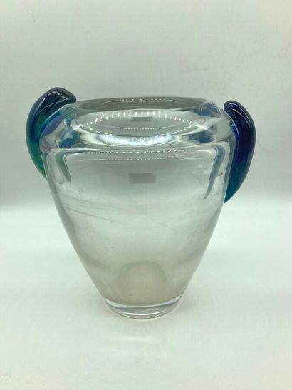 null NANCY

White glass ovoid vase with two lateral handles in blue and green glass...