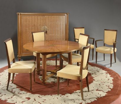 null Jules LELEU (1883-1961)

Varnished mahogany dining room furniture consisting...