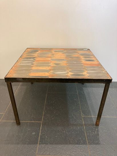 null Roger CAPRON (1922-2006)

Coffee table with a square top in orange and grey...