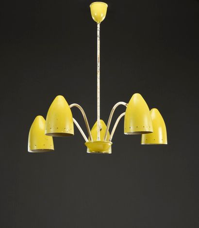 null Yellow lacquered metal chandelier, Italian work, circa 1950 composed of 6 arms...