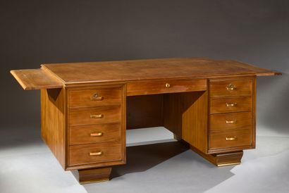 null 1930'S WORK

Set including a desk and a bookcase.



Wooden desk with rectangular...