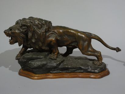 null Thomas François CARTIER (1879-1973)

" Lion rugissant ". Épreuve en régule à...