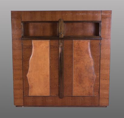 null André SORNAY (1902-2000)

Piece of furniture with quadrangular body in varnished...