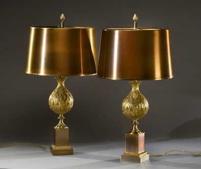 null MAISON CHARLES.

Pair of brass lamps "Persane" model, with their original lampshade....
