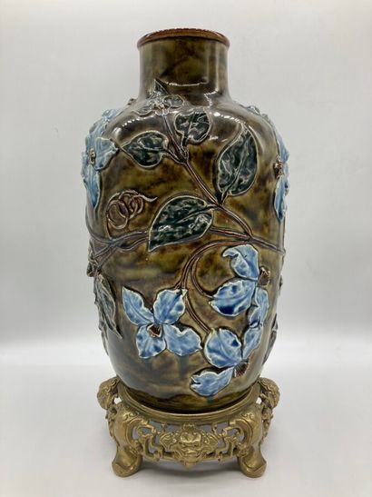 null ROYAL DOULTON	

Vase en céramique à corps ovoïde épaulé et col annulaire (sans...