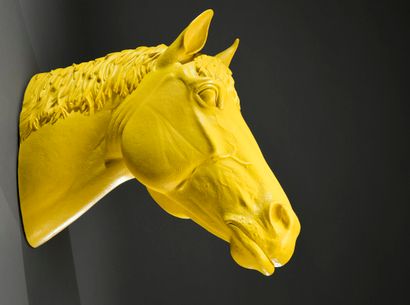 null Ottmar Horl,

Trophy-sculpture horse head, signed. Yellow polyvinyl chloride....
