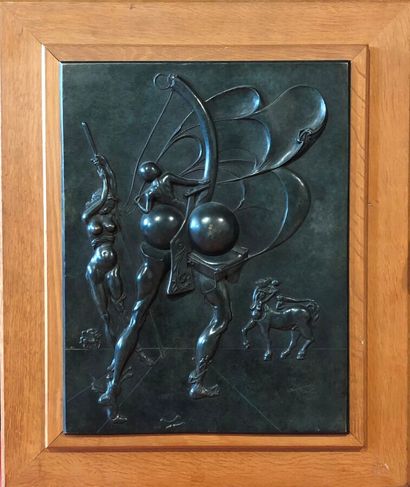 null Salvador Dali (1904-1989).

The Centaur.

Bronze bas-relief with green patina.

Stamp...