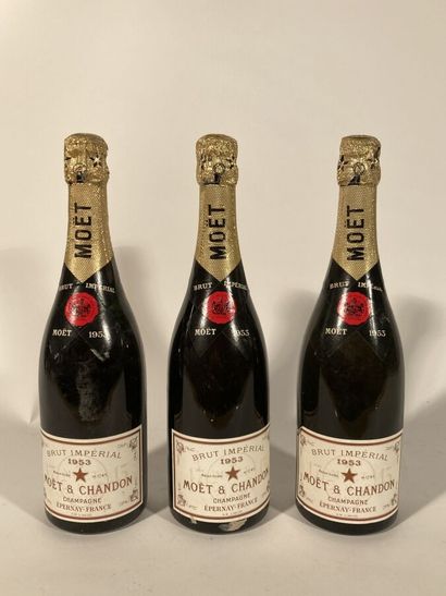 null 3 B CHAMPAGNE BRUT IMPÉRIAL (1 à 1; 1 à 1,5 et 1 à 2,5 cm sur coiffes; 1 coiffe...