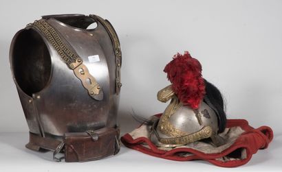 null Casque et cuirasse de cuirassier 3ème République : Cuirasse « 1863/65 » avec...