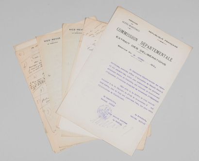 null ALPES MARITIMES. Dossier provenant des archives de l'aviateur Maurice Bellonte...