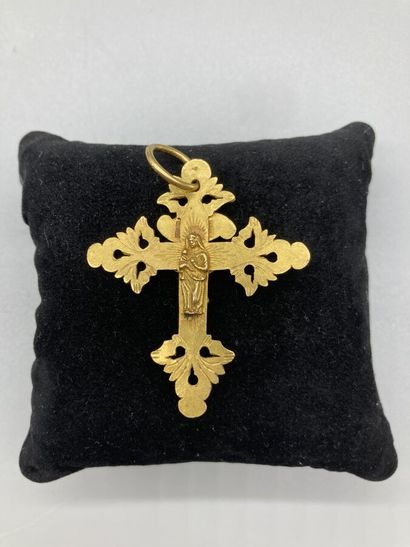 null Croix Grille de Chambéry en or jaune 18K (750/oo), la face ornée d'un Christ...