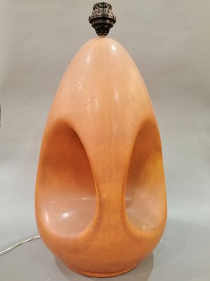 null Lamp stand in ochre ceramic, made in Germany. 

H. 50 cm - D. 30 cm.