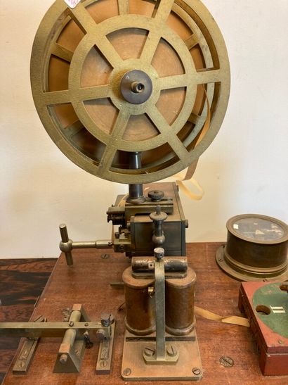 null SIEMENS & HALSKE BERLIN. Large morse code telegraph with double feed wheel....