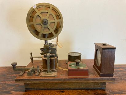 null SIEMENS & HALSKE BERLIN. Large morse code telegraph with double feed wheel....