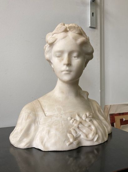 null Sculpted marble bust of Saint Cecilia, after Felix Pierre RICHARD. Signed on...