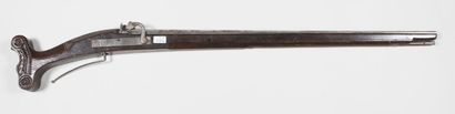 null Mousquet européen à mèche, canon à pans (97cm), fort poinçon à déchiffré, bois...