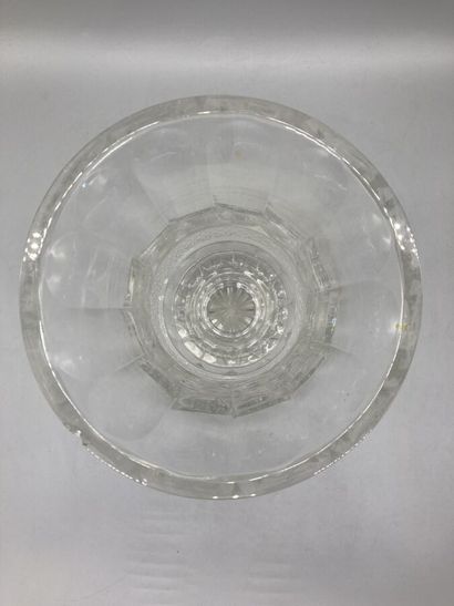 null Dans le gout de Saint Louis - Vase balustre en cristal à décor taillé. 

H:...