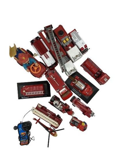 null Firemen, metal and plastic vehicles.

Lot of 14.

Various states.