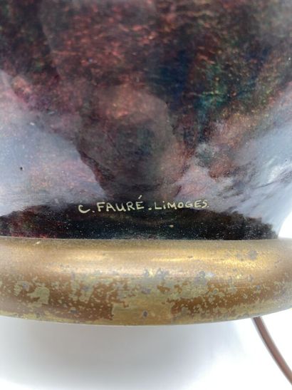  Camille FAURE (1874-1956) 
Pied de lampe de table en dinanderie à corps ovoïde sur...