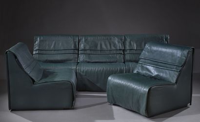 Five green leather armchairs House DE SEDE....