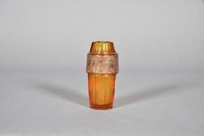 MOSER - KARLSBAD (SLOVAKIA) 
An ovoid vase...