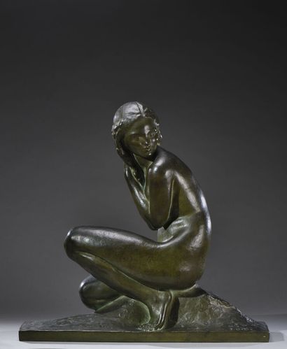 null Jean Ortis (Amedeo Gennarelli 1881-1943).

Bather crouching on a rock.

Bronze...