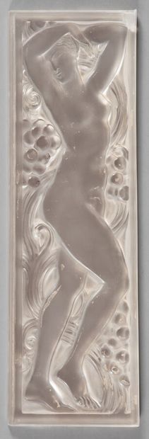 LALIQUE CRYSTAL

Figurine and grapes, arms...