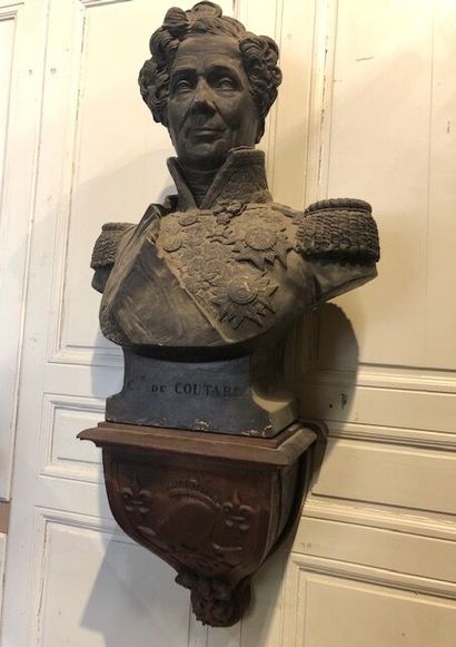null Grand buste en plâtre patiné représentant le Général Comte de Coutard en grande...