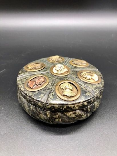 null A sea-green marble desk inkwell, lid decorated with seven profiles in the Antique...