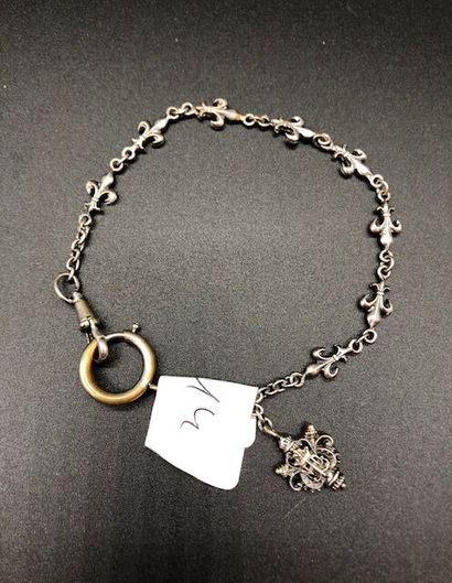 null Petit bracelet de souvenir royaliste, chaine à maillons alternés de fleurs de...