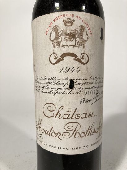 null 1 B CHÂTEAU MOUTON ROTHSCHILD (H.E.+; o.w.; c.c. with 1 slight tear at the top;...