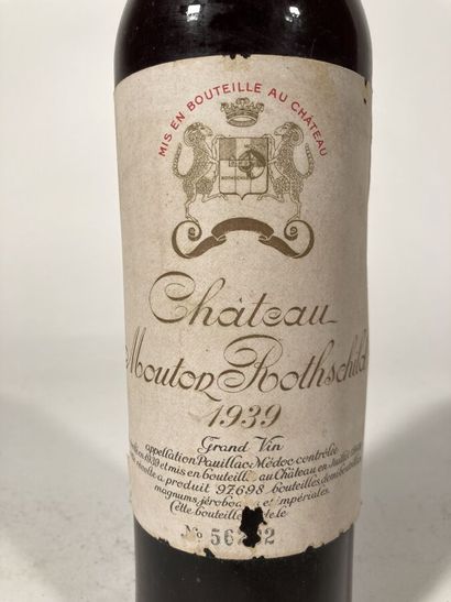 null 1 B CHÂTEAU MOUTON ROTHSCHILD (T.L.B; e.a; dented capsule; stamped capsule and...