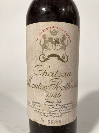 null 1 B CHÂTEAU MOUTON ROTHSCHILD (H.E.-; e.l.a; light c.c.; stamped capsule and...