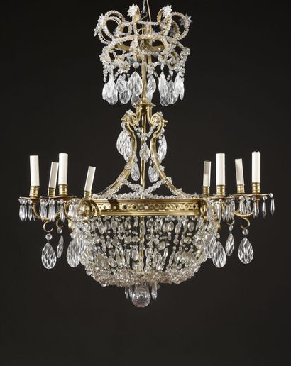 null Grand lustre corbeille de style Louis XVI en bronze et métal redoré, bandeaux...