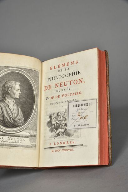 null VOLTAIRE François Marie Arouet, dit.ÉLÉMENS DE LA PHILOSOPHIE DE NEUTON, donnés...